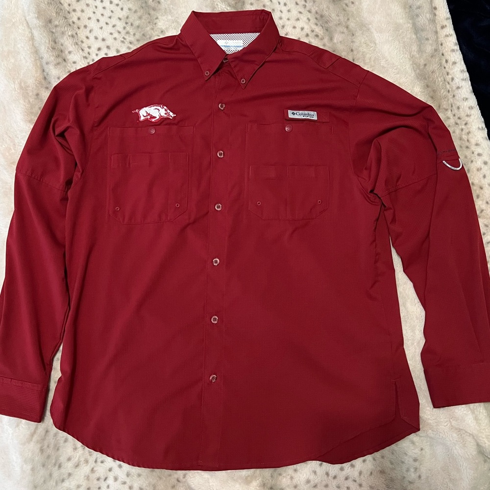Men’s Columbia Tamiami, Arkansas Razorback, Lightweight, Long Sleeve, Medium